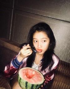 吃瓜网友小夜,揭秘吃瓜网友的趣味生活