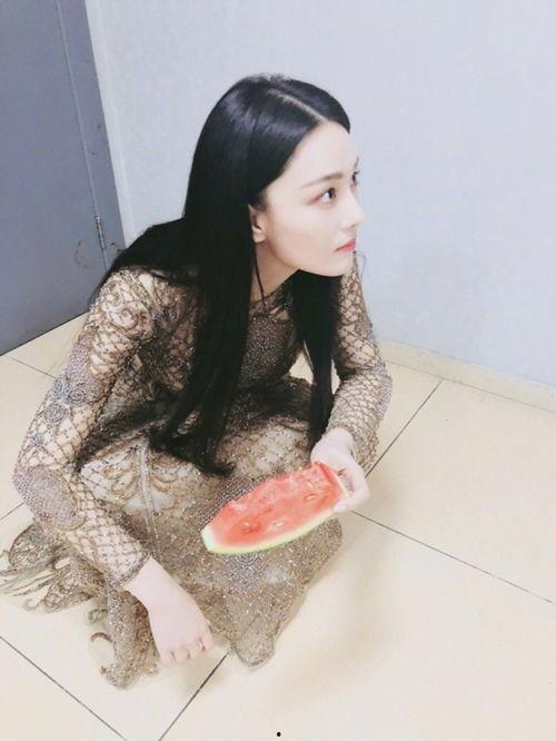 罗晴吃瓜,揭秘娱乐圈背后的那些事儿