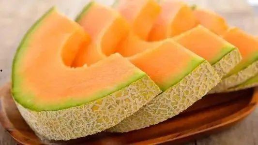 吃猪肝可以吃哈密瓜吗